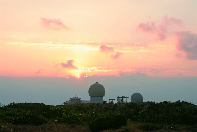 國境之南迎曙光