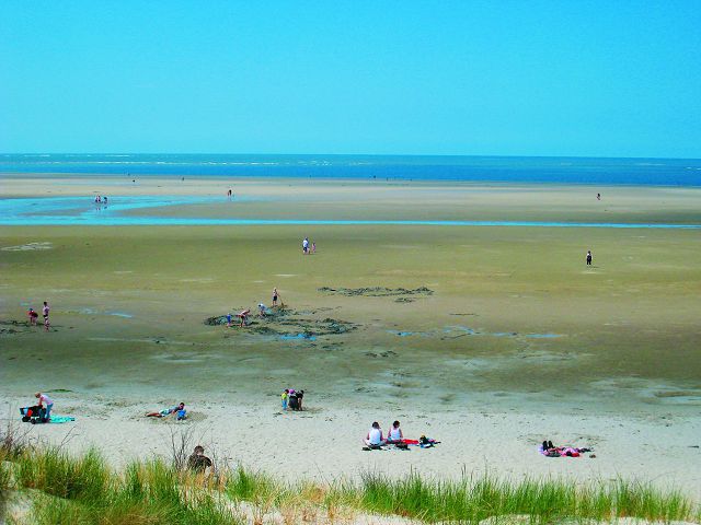 瓦登海地區特有的遼闊沙灘