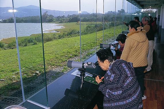 墾丁龍鑾潭自然中心提供重要環境教育功能／路嘉煌攝（墾管處提供） 