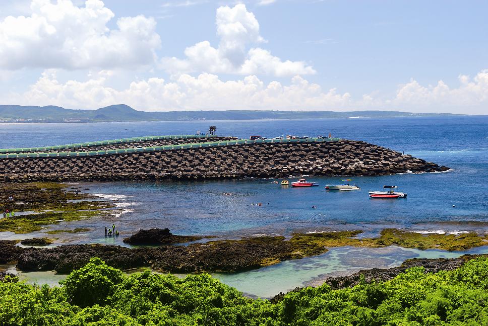 墾丁國家公園後壁湖保護區結合管處、民間與執法的三方共同保護美麗的生態環境／何小綠攝 