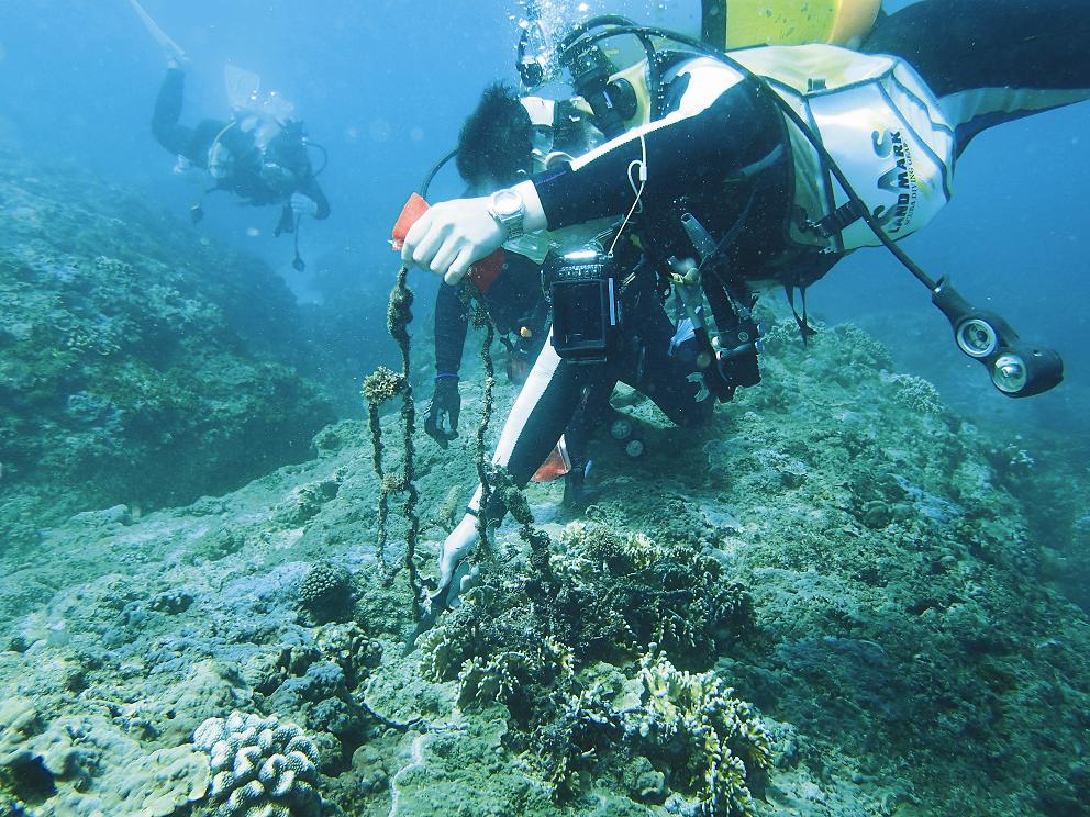 墾丁國家公園的海洋環保志工隊參與後壁湖淨海任務／墾管處提供