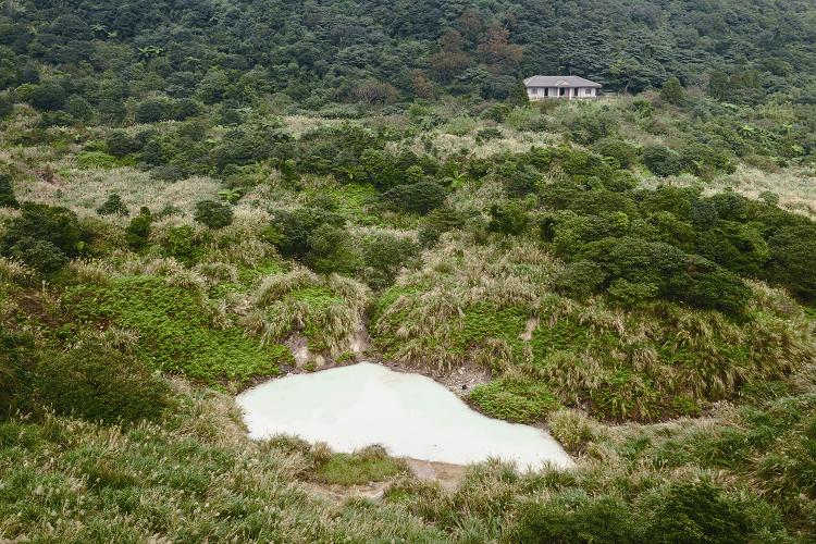 牛奶湖（冷水坑爆裂口）／楊懷智攝