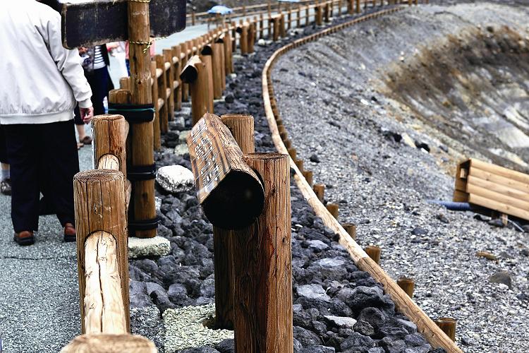 阿蘇九重國立公園內低調且融入環境的解說及安全設施/斯斯攝