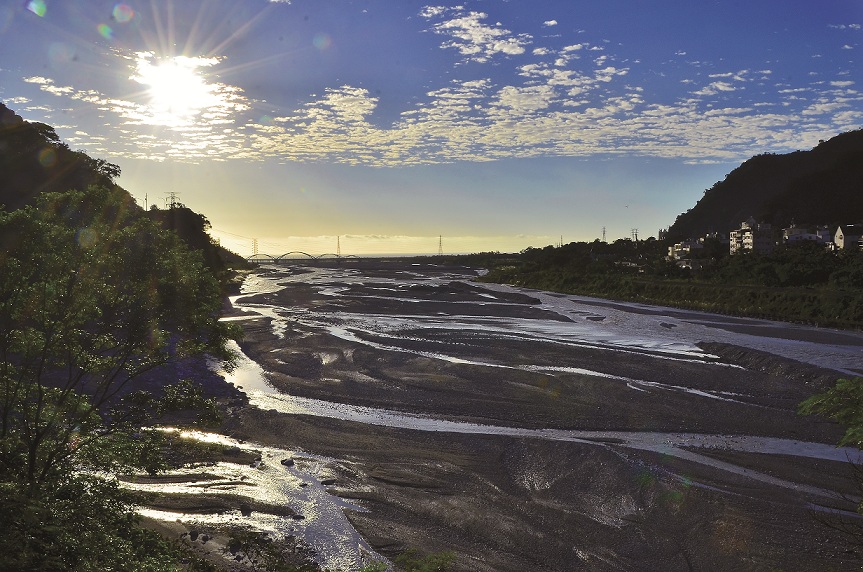 立霧溪之名源自「Takili」，在阿美族語中有著「從海岸上來的停留點」的意義／林野攝