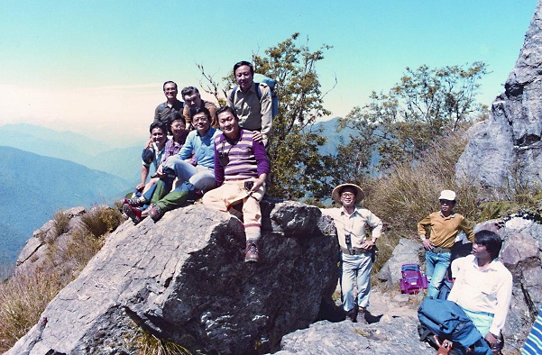 謝孝同、張隆盛與張豐緒等玉山國家公園擘劃的先鋒於現勘後合影/營建署提供