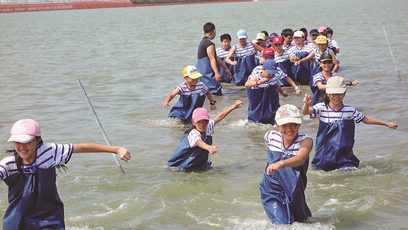 台江濕地學校,讓學童透過體驗、觀察與討論,獲得屬於自己獨一無二的經驗/台管處提供