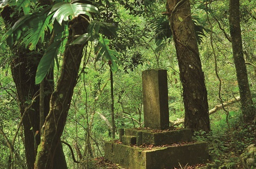 斷崖駐在所持館代五郎紀念碑 / 太管處提供