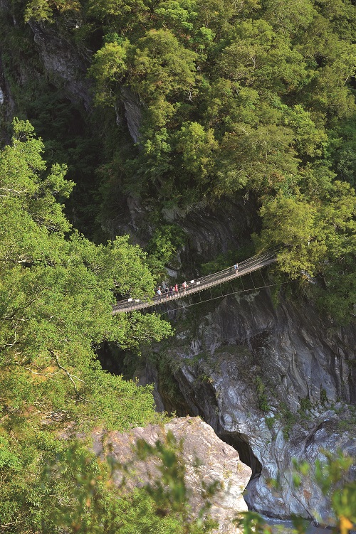 Yuewangting Suspension Bridge / Hsiao-Lu Ho