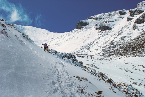 Alpine environment such as the Xue Mountain Glacial Cirques, is one of the regions that is most vulnerable under global climate change.<br />/ Hsiao-Lu Ho