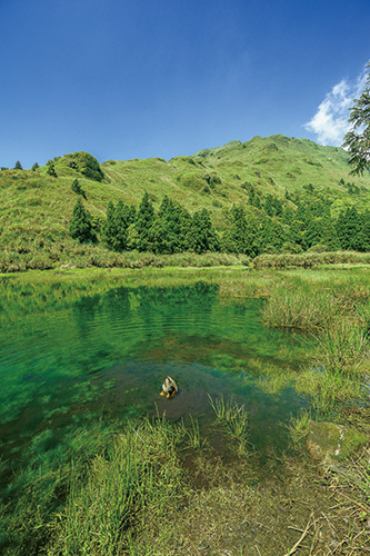 Menghuan Pond / Sui-Ying Liu