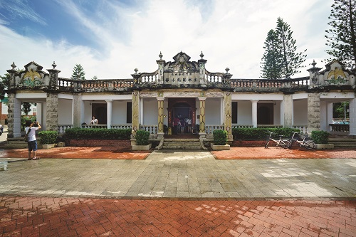 Kinmen National Park’s Jinshuei Elementary School in Shui Tou Village is one of the spots from bicycle
rentals. / Huai-Chi Yang