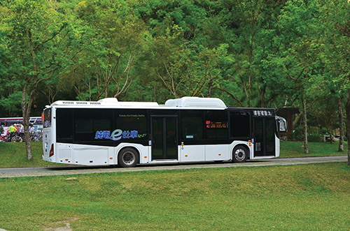 Taroko National Park Green Electric Bus makes recreation transportation of National Park a leader in environmental protection. / provided by Taroko National Park Headquarters
Taroko National Park Green Electric Bus makes recreation
transportation of National Park a leader in environmental
protection. / provided by Taroko National Park Headquarters