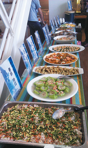Longshui community local style meal uses
local produced food to minimize Food Miles. /
provided by Kenting National Park Headquarters Longshui community local style meal uses
local produced food to minimize Food Miles. /
provided by Kenting National Park Headquarters