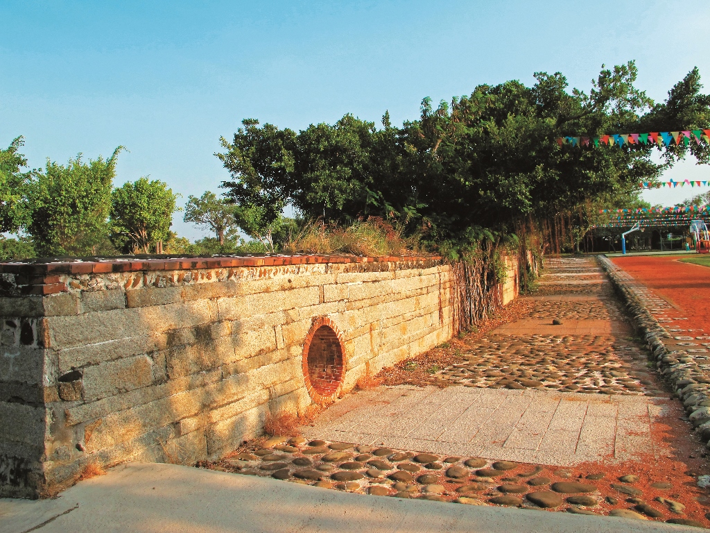 原四草砲臺結構仍然完整保留下來