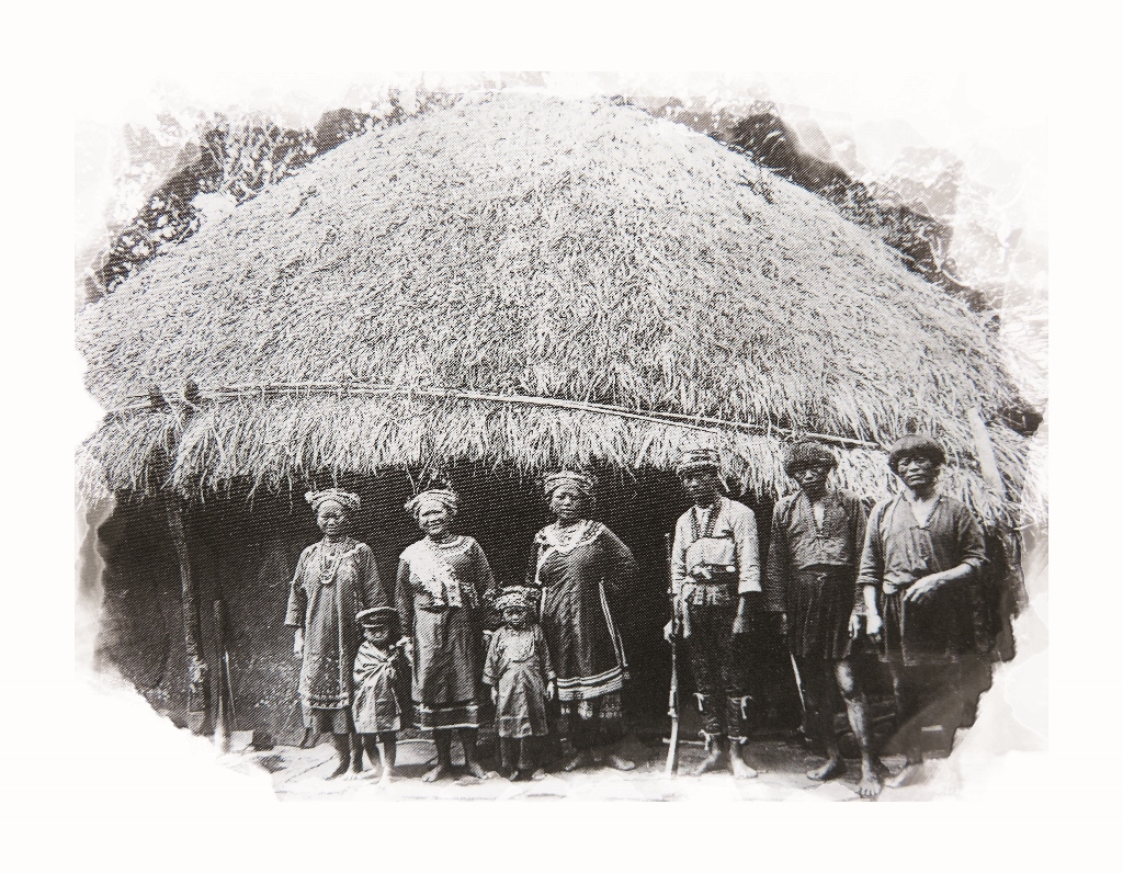 日治時代所拍攝的內文社頭目家徐如林提供