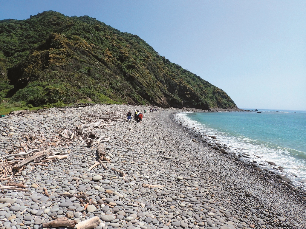 早在17世紀中葉屬於卑南族的知本社群曾經利用這一條路移民往臺灣西南方墾管處提供