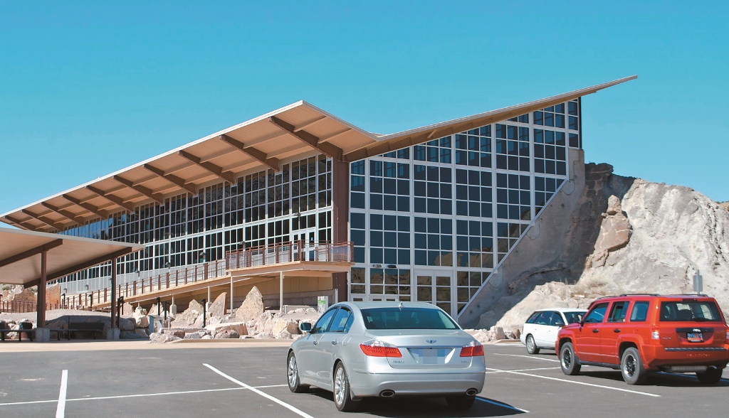 Visitor Center of the Dinosaur National Monument,
USA (resource: Creative Commons, https://
commons.wikimedia.orgwikiFile%3ADinosaur_
National_Monument_(6856251672).jpg
