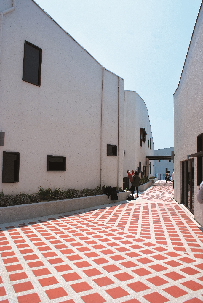 The traditional settlement structure of Tainan is retained. Inner lanes are shaped. / Hui-Ying Lui