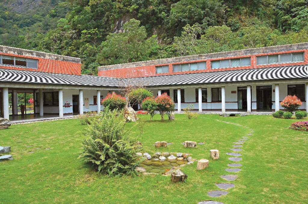 Courtyard style architecture is a unique feature of the Taroko terrace building complex.