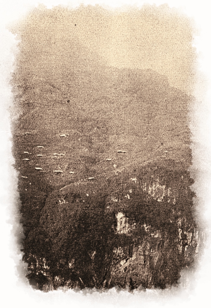 三角錐山的族社