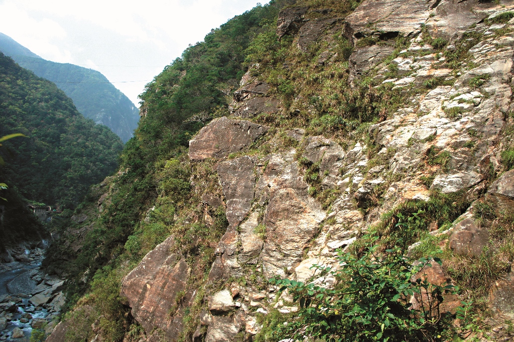 金尚德於近期探勘首度發現之電光道路遺跡