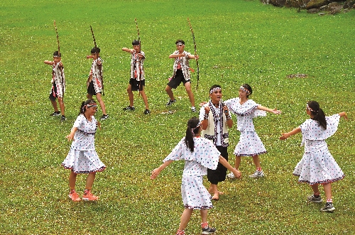 太魯閣國家公園部落音樂會成為傳遞太魯閣族歌舞祭儀文化的途徑之一／太管處提供（林茂耀攝）