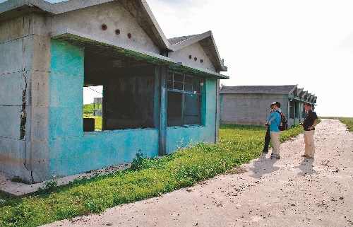 1991 年望安國中東吉分部停辦後,乏人修繕的國中校舍日漸傾圮/海管處提供