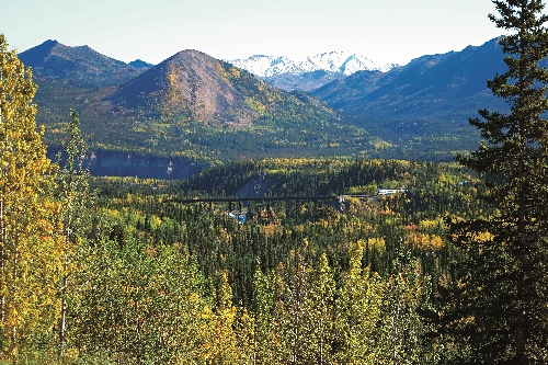 阿拉斯加州持續努力,合理利用冰河和峽灣、野生生物和自然棲地,轉化成經濟收益,維持永續的經濟動力