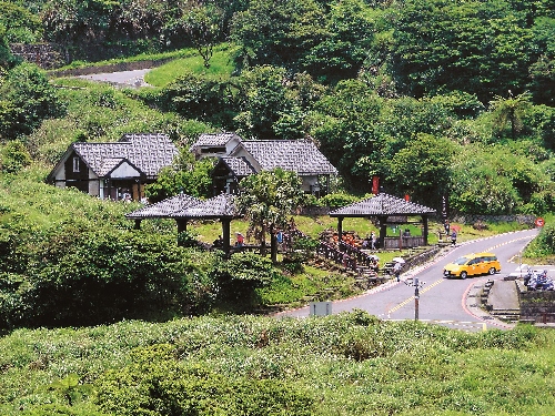 冷水坑公共溫泉浴室/徐武雄攝牛奶湖/徐武雄攝