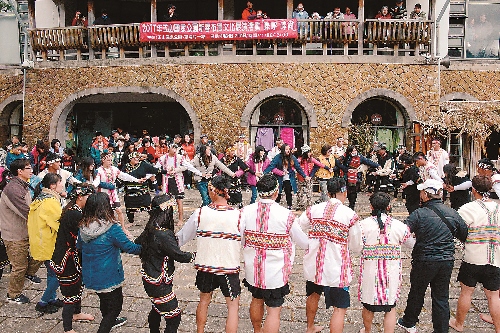 塔塔加布農文化展演