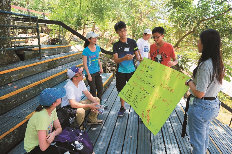 將學習心得與遊客分享是研習營重要的一環／太管處提供