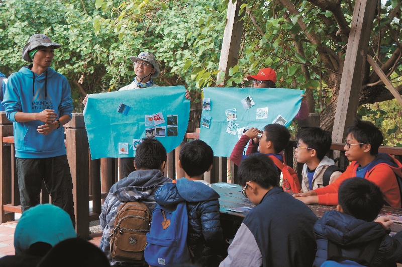 「我要HAPPY 長大」，從遊戲中了解濕地環 境因子對生物棲息的影響，學習如何保育濕地 環境，培養友善的態度與行動／台管處提供