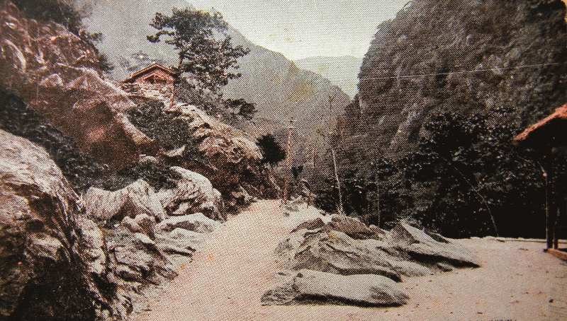 溪畔附近山勢和緩、溪谷開闊，為難得可親近溪水的區域