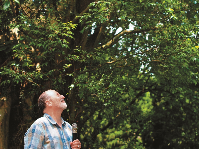 活在自然的每個當下，細細觀察萬物的流動