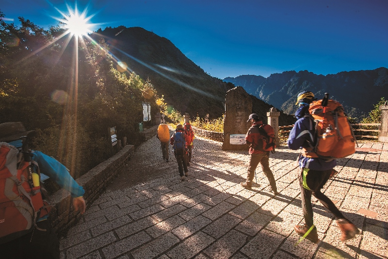 走過百萬步後找到自己前進的節奏,學習敬畏山林,考量如何走得長、走的安全,才是登山最重要的部分