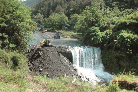 退壩還水於河：七家灣溪一號壩 改善工程