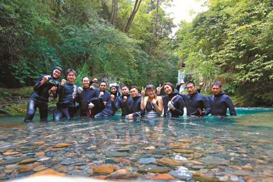 雪霸國家公園管理處武陵管理站 執行鮭魚族群數量調查