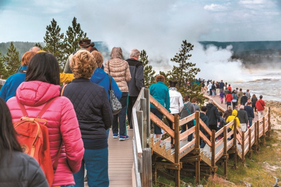 美國黃石公園訪客人潮