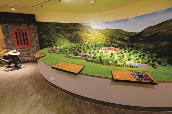 傳統聚落場景模型，左側為砌石工法的展示