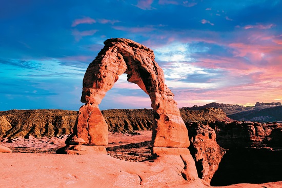 科羅拉多河刻劃出大峽谷氣勢磅礡的地形