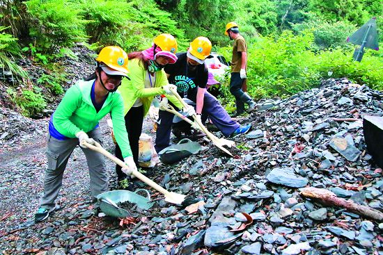 《觀霧山椒魚棲地營造工作假期活動》