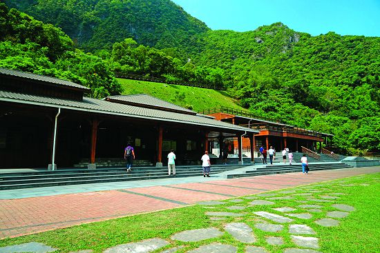 復建山月吊橋將引導遊客由峽谷步道至安全的布洛灣賞景是離災避災的重要分流計畫／楊懷智攝 