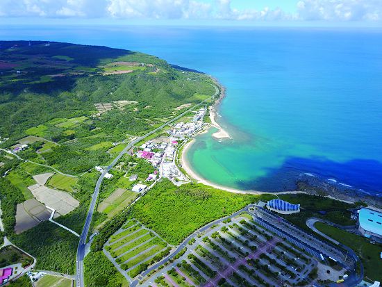 Image of the Kenting National Park Recreation Area I and the neighboring National Museum of Marine Biology and Aquarium parking lot, which are the proposed plot of lands for rezoning and land swapping. / Huan-Yueh Liu