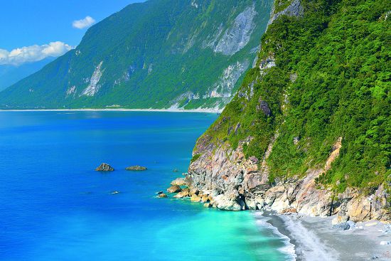 臺灣東部海域是史前文化中玉器流通的重要路徑/何小綠攝