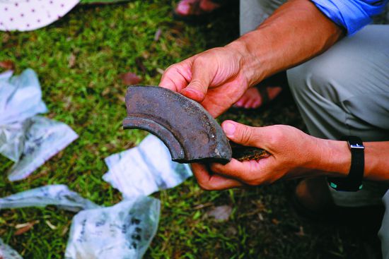 冷水坑雞心崙的河南營及大油坑的守磺營地等皆留下許多清代河南勇使用過的陶瓷碗片遺物
