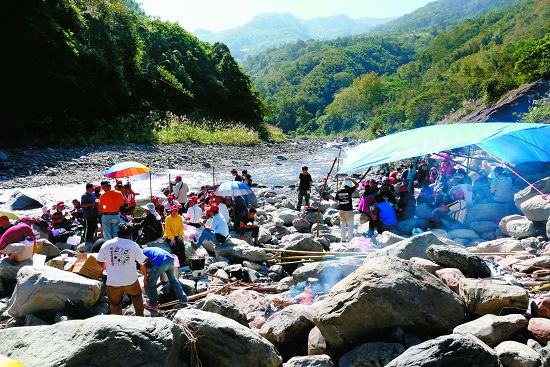 矮靈祭之送靈儀式/沈慧茹攝