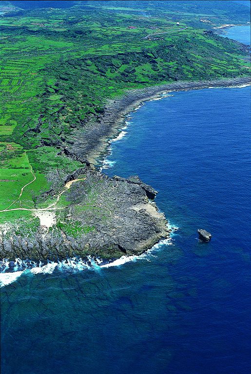 龍坑自然生態保護區奇岩嶙峋，與海浪共同譜出憾人心弦的海之曲／墾管處提供