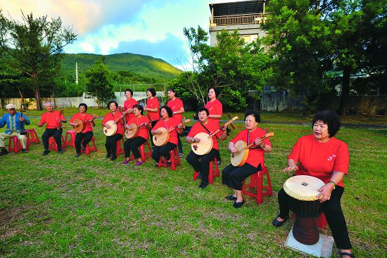 2018年琅嶠鷹季中滿州民謠協進會表演傳統民謠／陳忠能攝