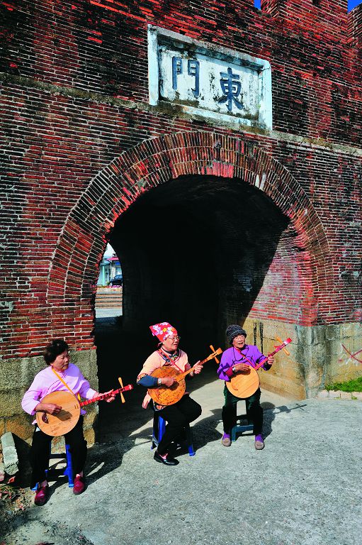 2014年至今墾管處支持滿州國小的環境教育──文化傳承計畫／墾管處提供