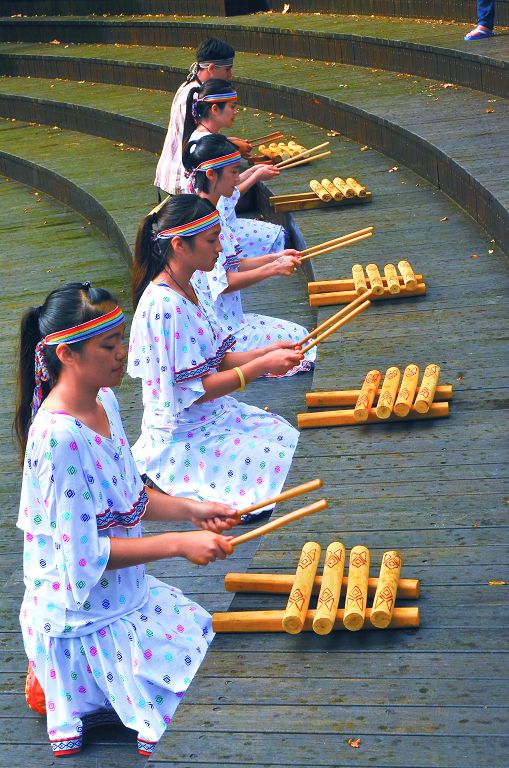 傳統樂器在傳統音樂中扮演著重要的角色，無論是樂器的製作或演奏方式都是重要的文化內涵（圖中為木琴）／太管處提供